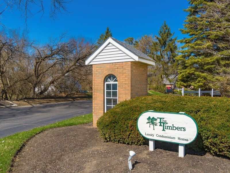 195 Timbers Drive , Columbus, OH 43230 Photo 12