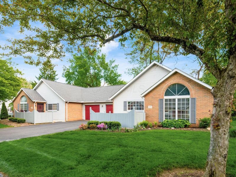 195 Timbers Drive , Columbus, OH 43230 Photo 3