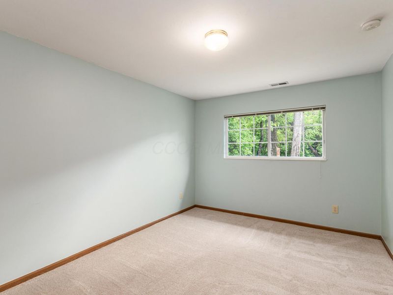 195 Timbers Drive , Columbus, OH 43230 Photo 32
