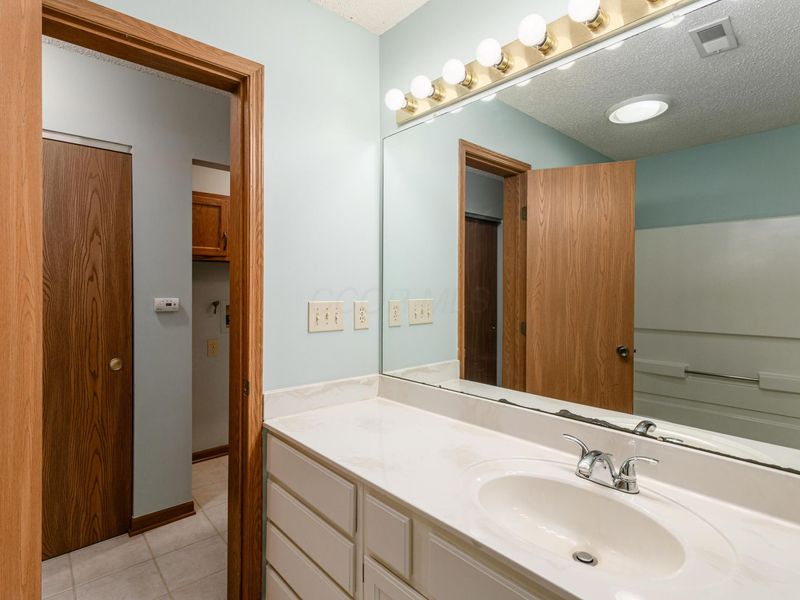 195 Timbers Drive , Columbus, OH 43230 Photo 40