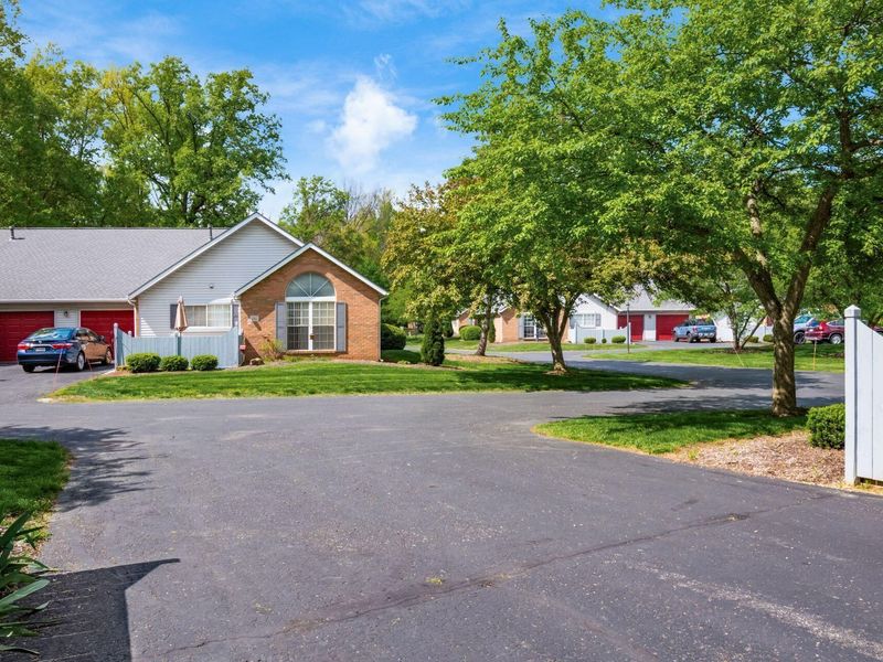 195 Timbers Drive , Columbus, OH 43230 Photo 8