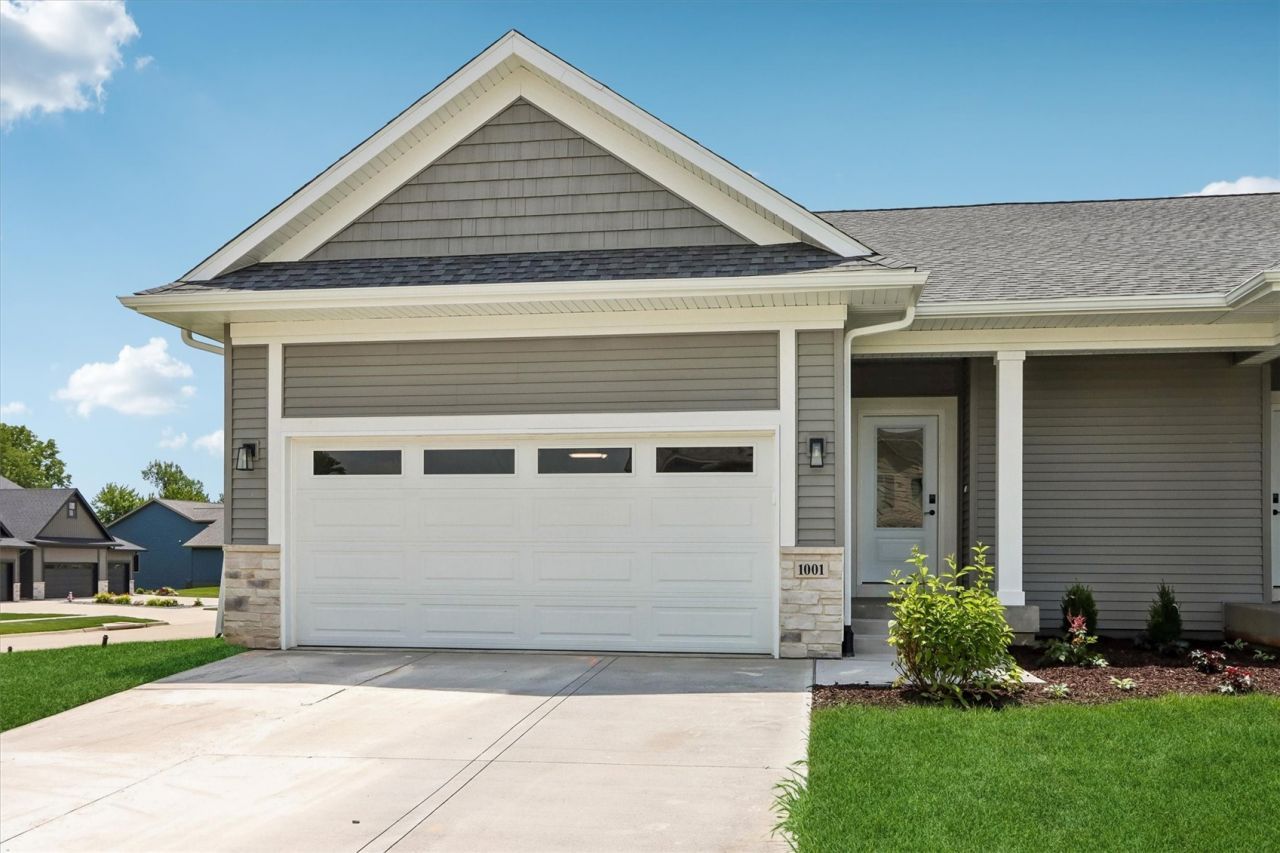1001 Highland Trail, Solon, IA 52333 Main Photo