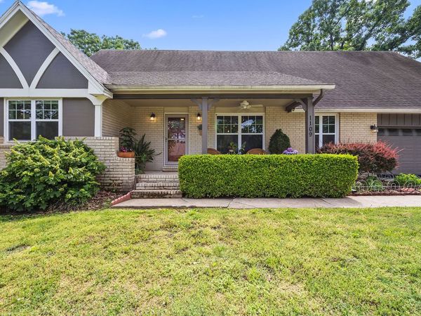 1109 E Glenn Lane , Fayetteville, AR 72703