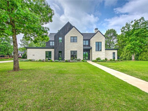 4488 Clear Creek Boulevard , Fayetteville, AR 72704