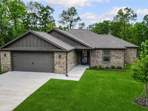 2 Ashford Circle, Bella Vista, AR 72714