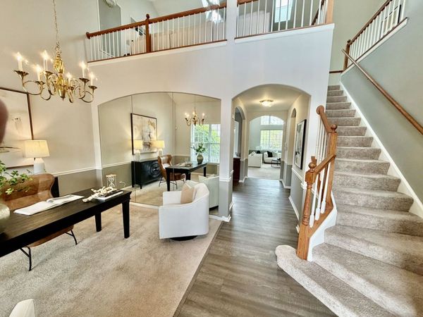 305 Ashby Court , Geneva, IL 60134