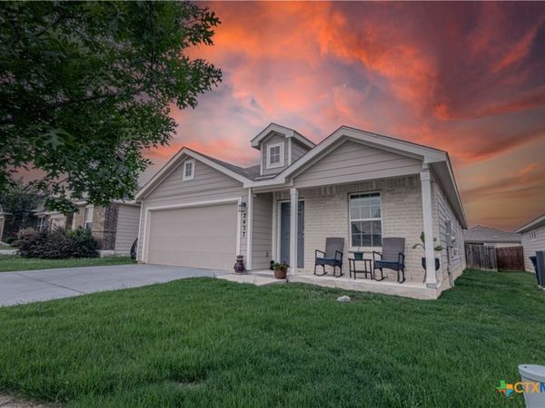 2437 Arctic Warbler , New Braunfels, TX 78130