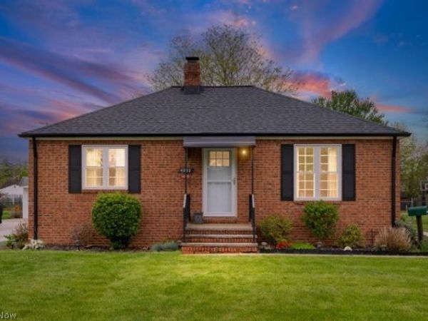 4052 W 223rd Street , Fairview Park, OH 44126