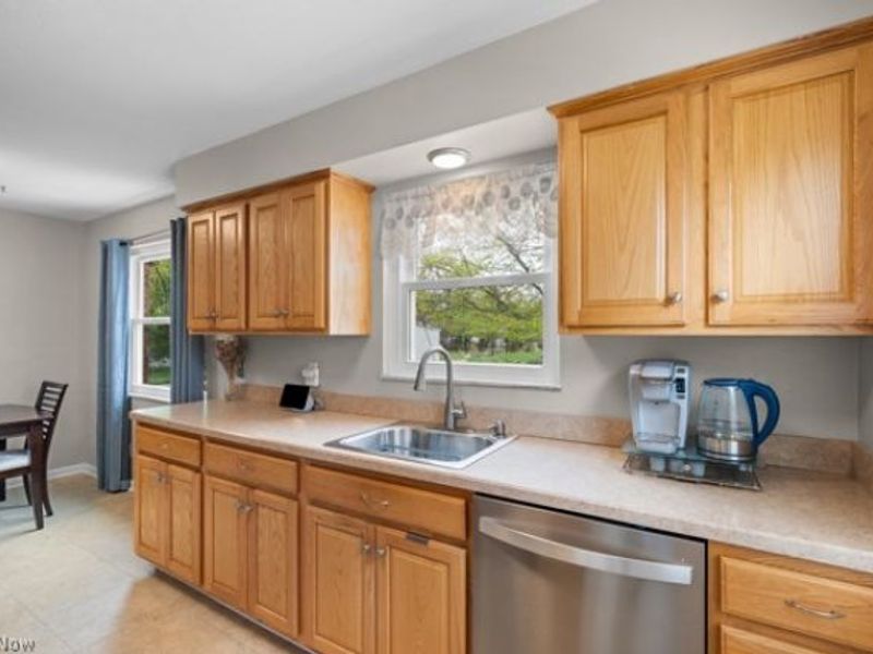 4052 W 223rd Street , Fairview Park, OH 44126 Photo 17