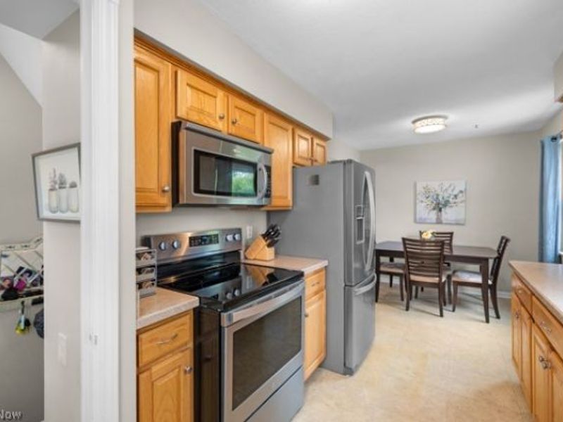 4052 W 223rd Street , Fairview Park, OH 44126 Photo 18