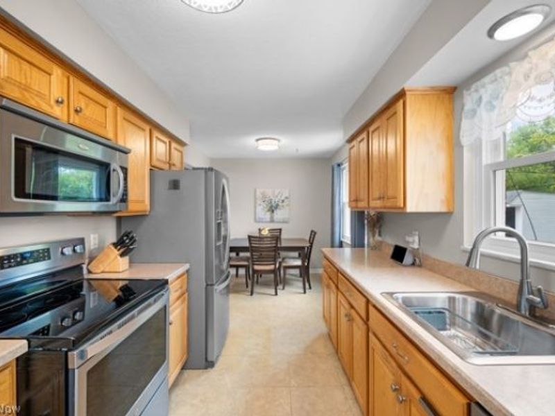 4052 W 223rd Street , Fairview Park, OH 44126 Photo 19