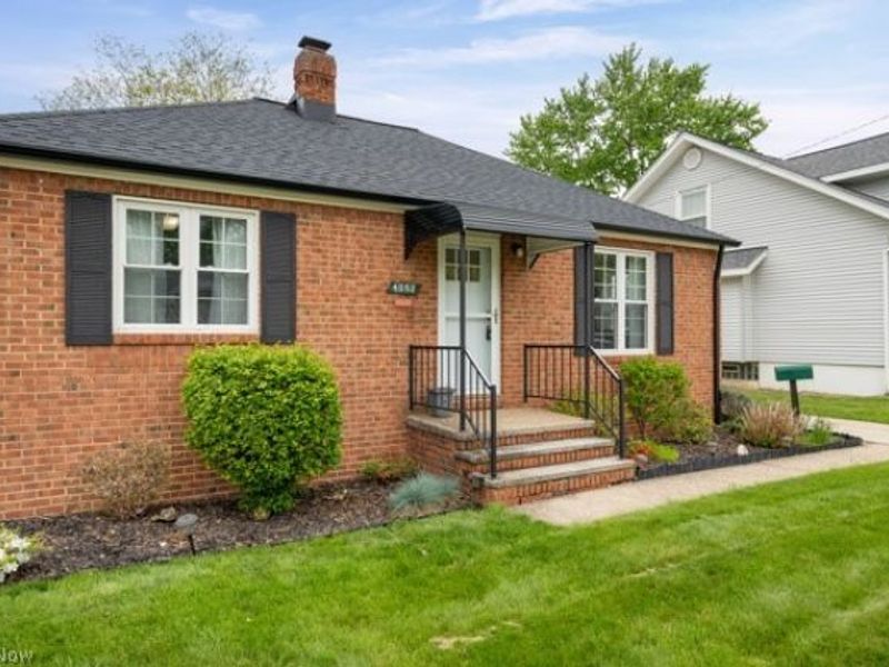 4052 W 223rd Street , Fairview Park, OH 44126 Photo 2