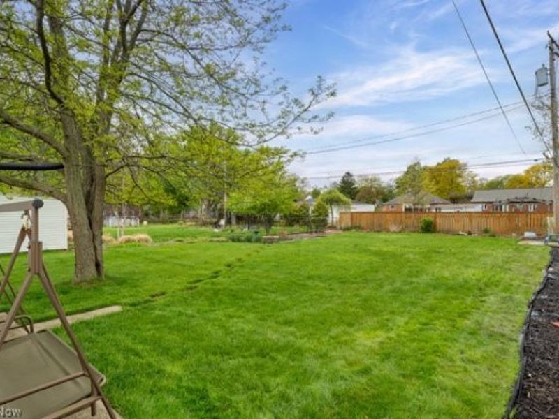 4052 W 223rd Street , Fairview Park, OH 44126 Photo 27