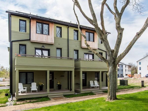 2292 Greenway Trail, Ann Arbor, MI 48104