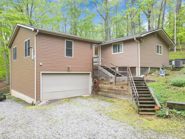 36 Seneca Lane , Sugar Grove, OH 43155