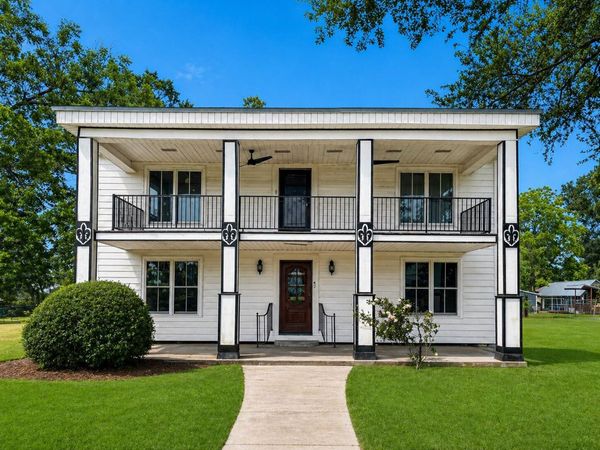 401 W 1st St, Iowa, LA 70647