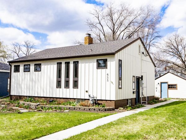 433 Elmwood Avenue S, Fargo, ND 58103