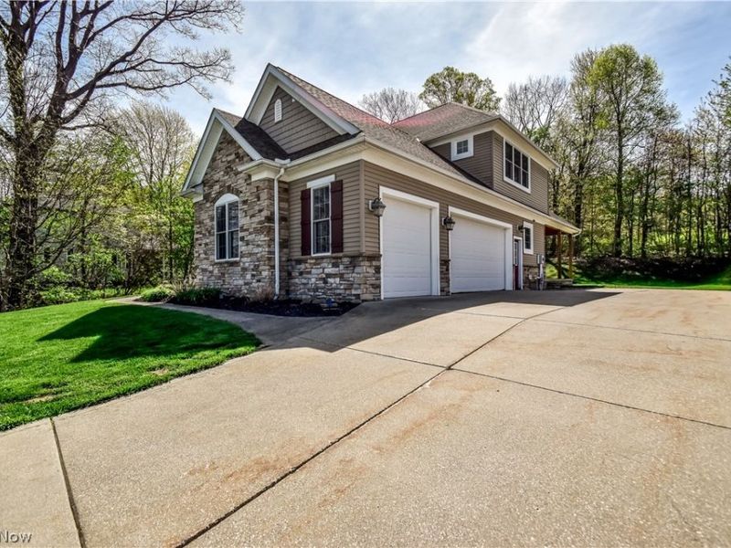 8075 Rainbow Drive , Concord Township, OH 44077 Photo 2