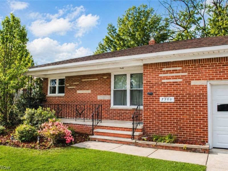 7300 Maplewood Road , Parma, OH 44130 Photo 4