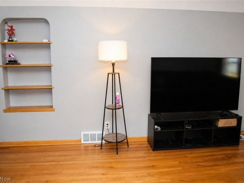 7300 Maplewood Road , Parma, OH 44130 Photo 6