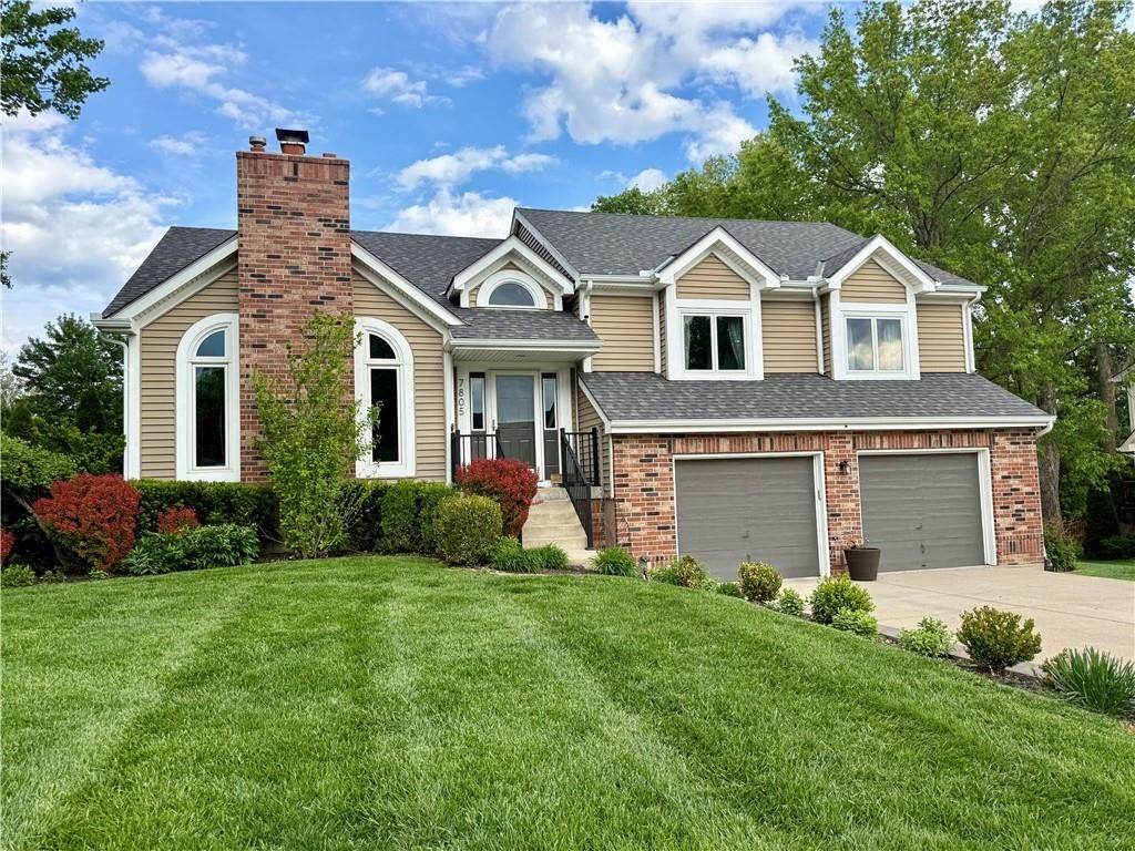 7805 NW Roberts Road, Weatherby Lake, MO 64152 Main Photo
