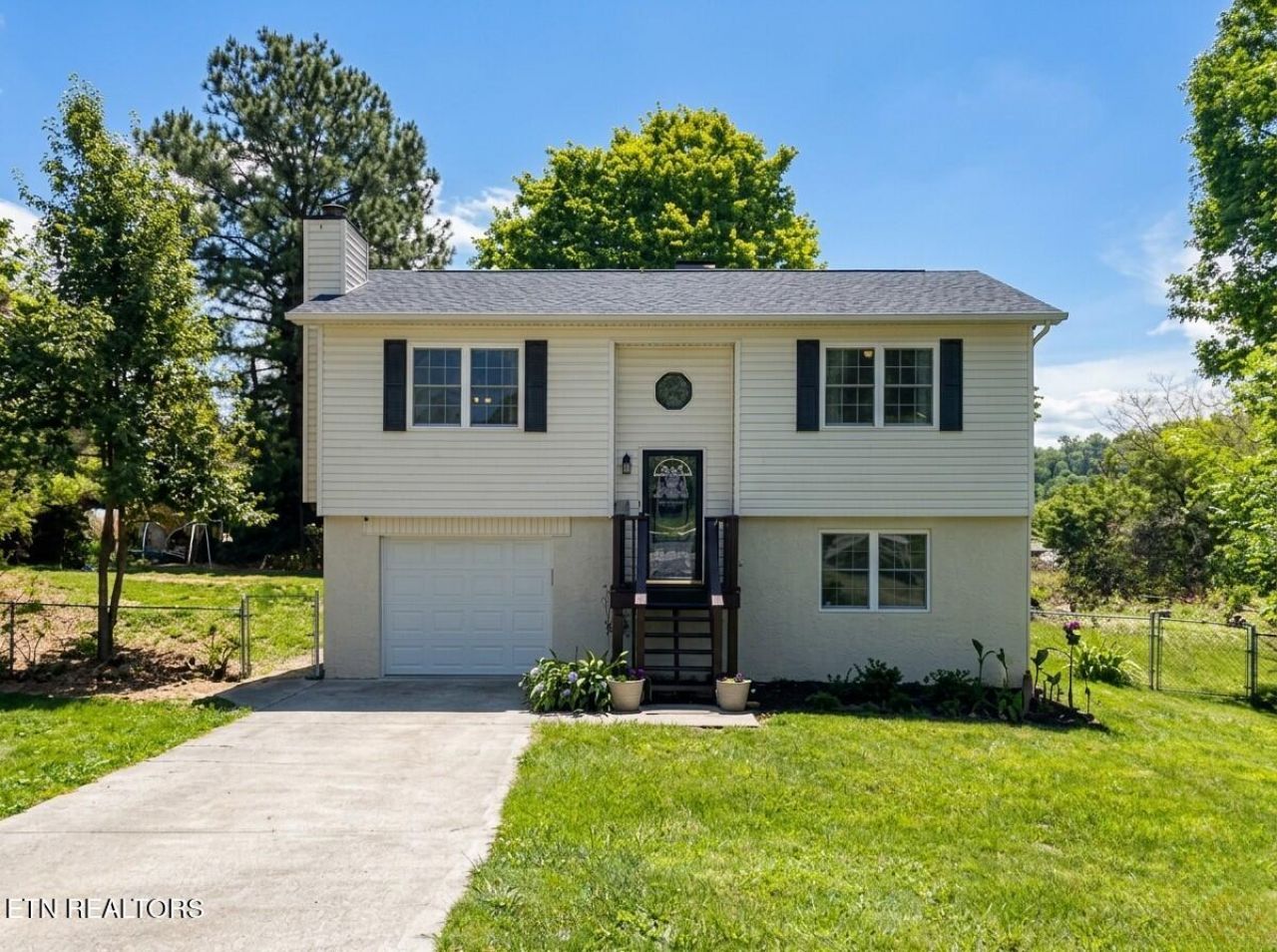 7300 Oak Chase Rd, Knoxville, TN 37918 Main Photo