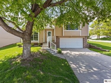 7522 N 77th Avenue, Omaha, NE 68122