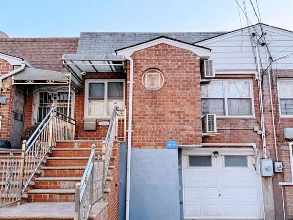 152-12 Peck Avenue , Flushing, NY 11355