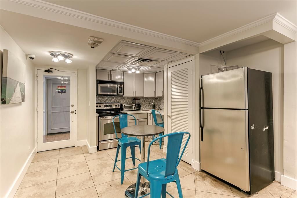 2900 NE 30th Street, Unit B2, Fort Lauderdale, FL 33306 Photo
