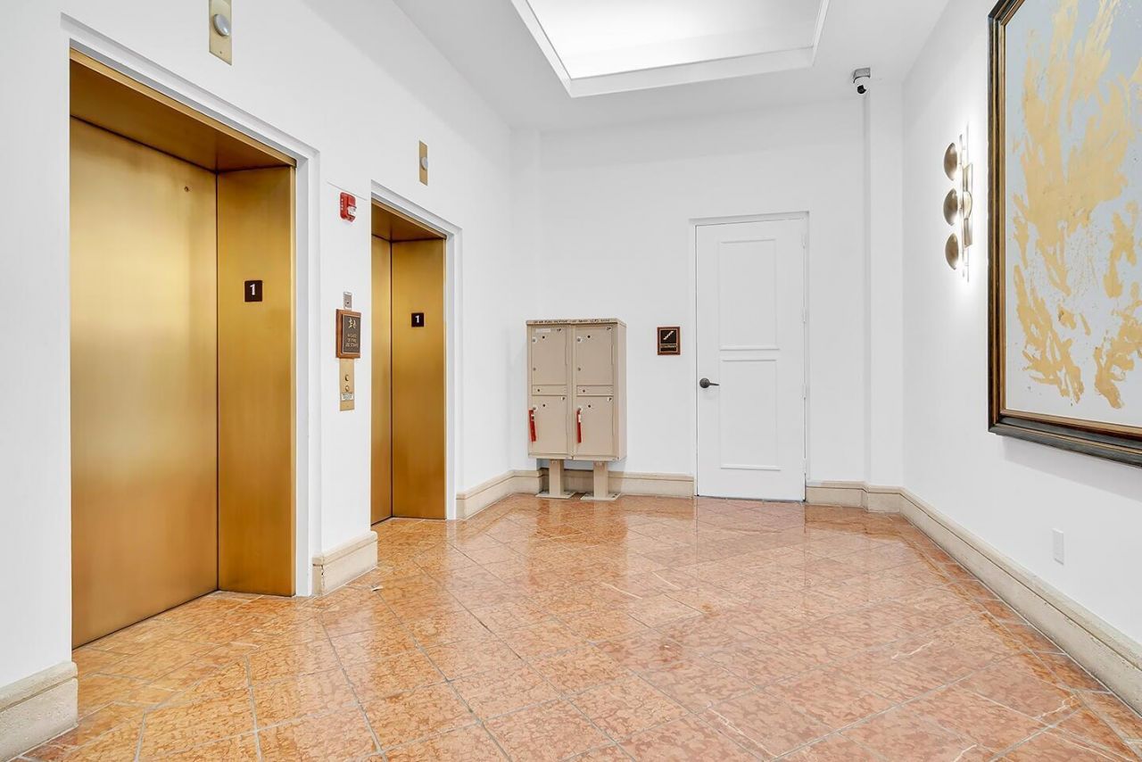 101 N Clematis Street, Unit 513, West Palm Beach, FL 33401 Photo