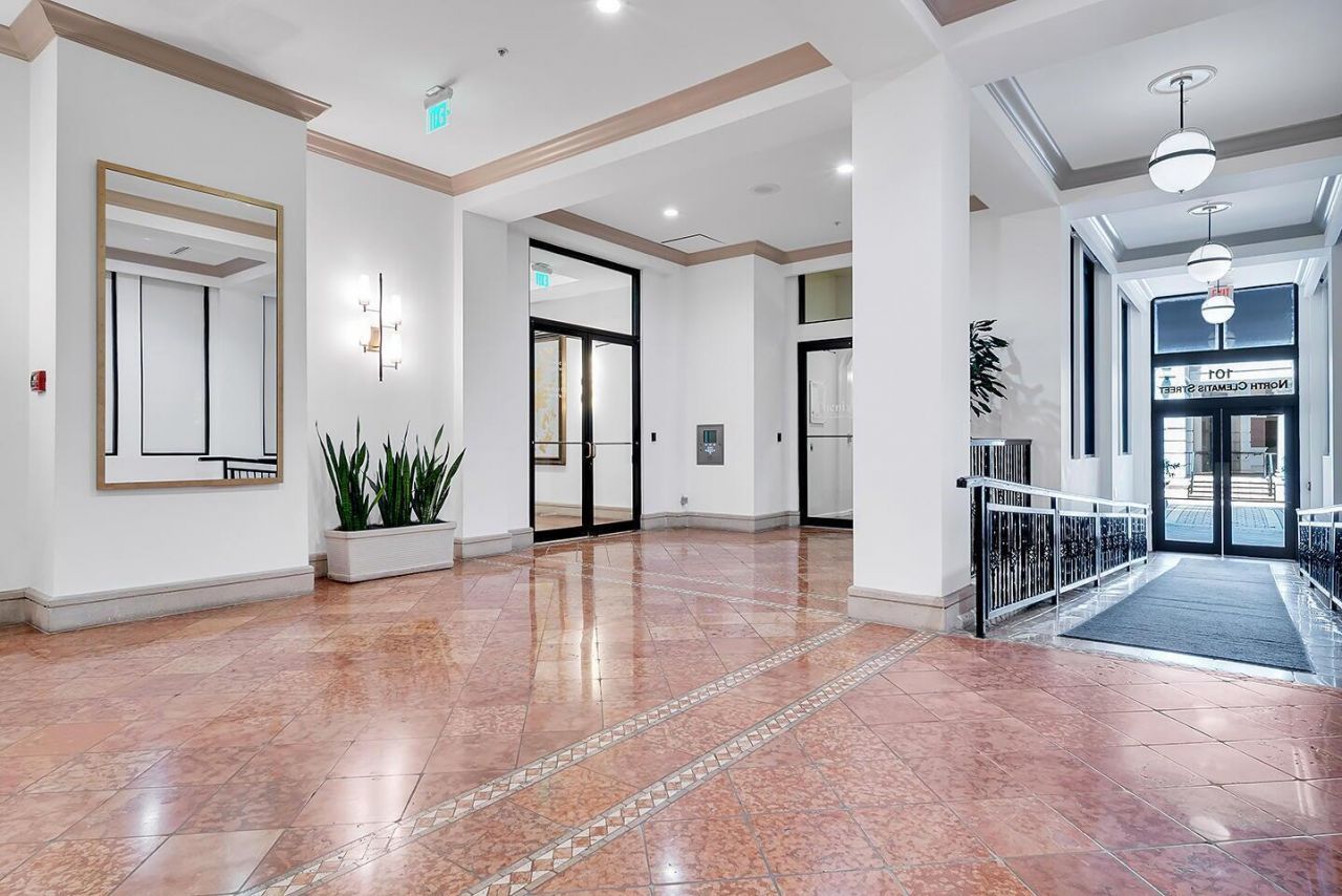 101 N Clematis Street, Unit 513, West Palm Beach, FL 33401 Photo