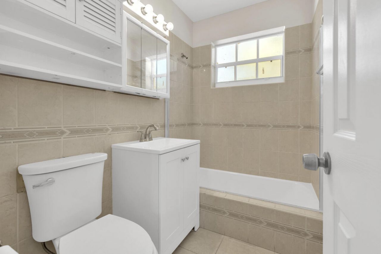 261 NE 42nd Street, Pompano Beach, FL 33064 Photo