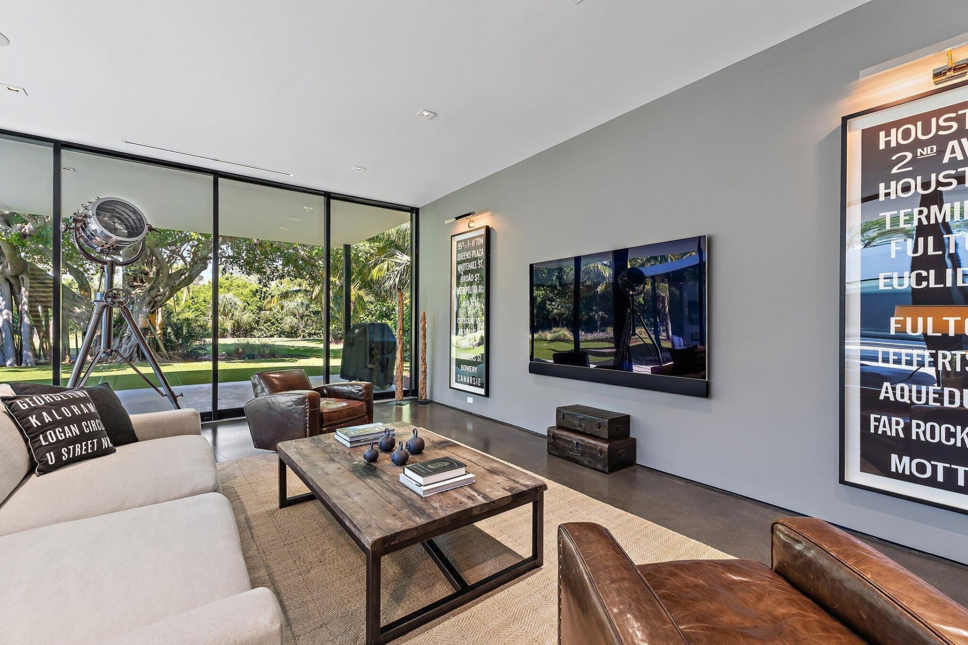 12 N Beach Road, Jupiter Island, FL 33455 Photo