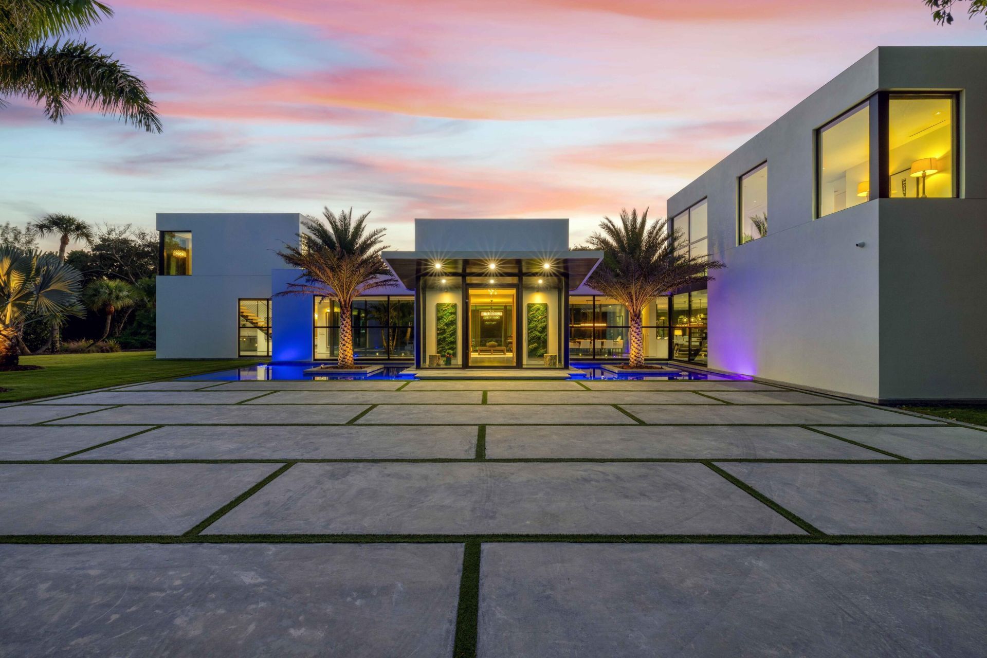 12 N Beach Road, Jupiter Island, FL 33455 Photo