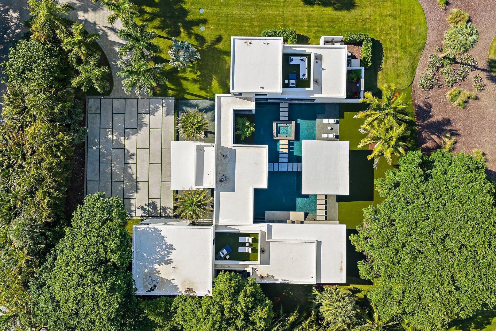 12 N Beach Road, Jupiter Island, FL 33455 Photo