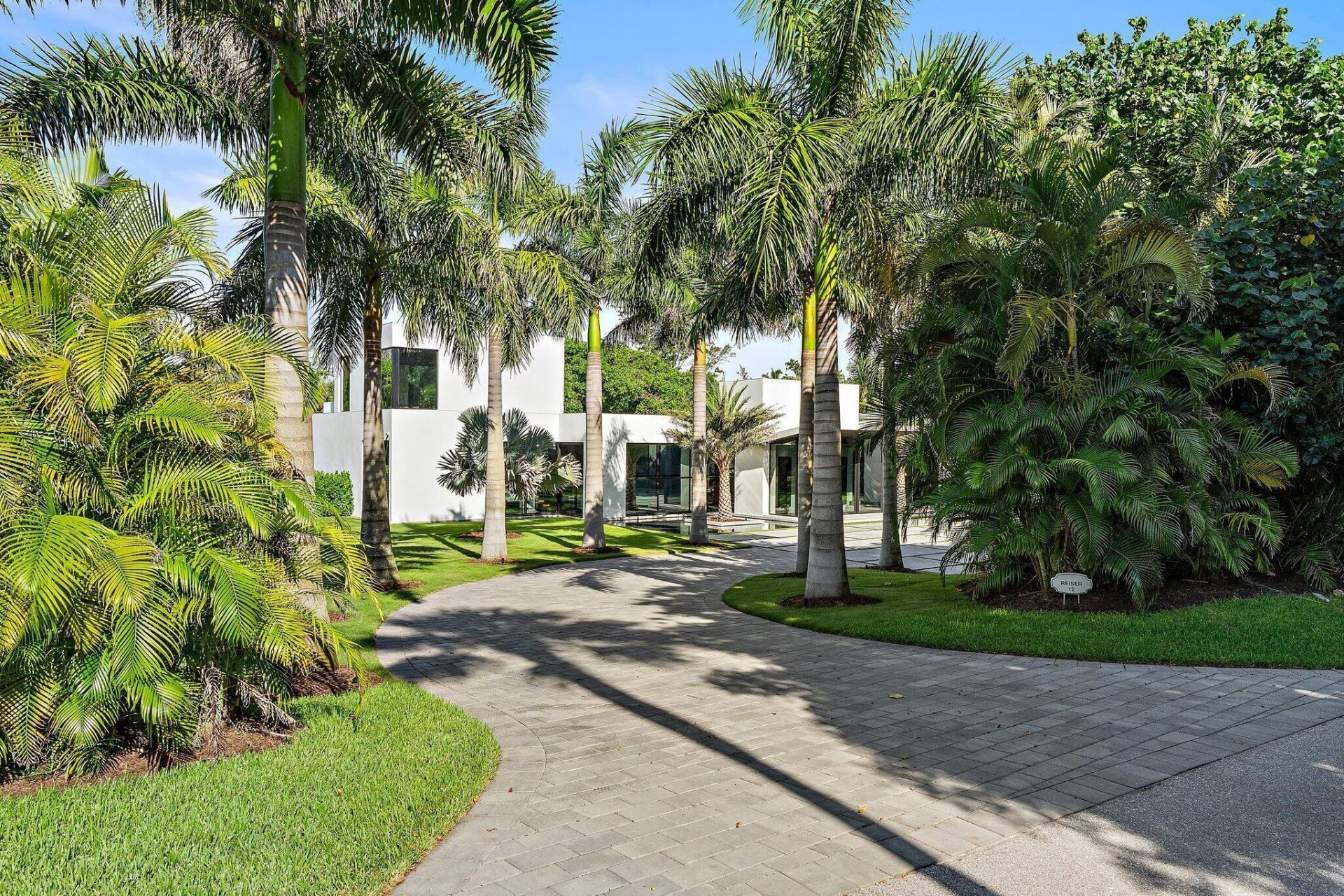 12 N Beach Road, Jupiter Island, FL 33455 Photo