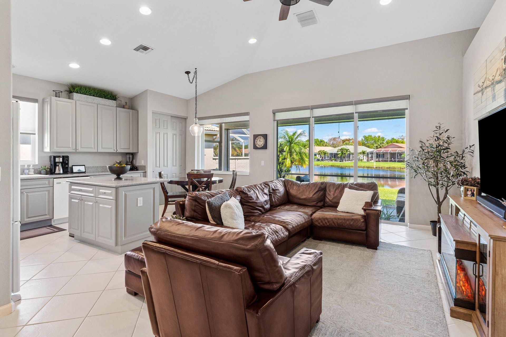9121 Bay Point Circle, West Palm Beach, FL 33411 Photo