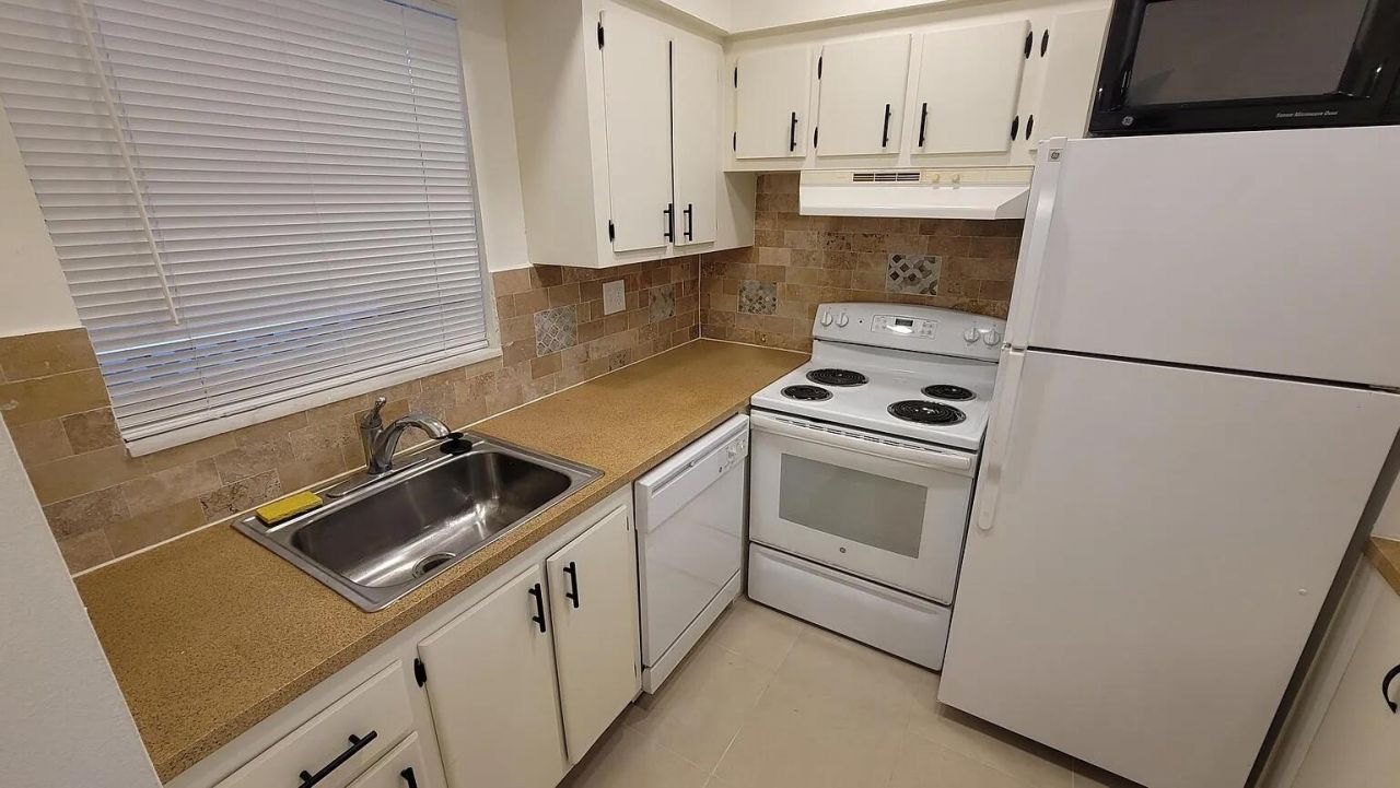 6501 Winfield Boulevard, Unit A-40, Margate, FL 33063 Photo