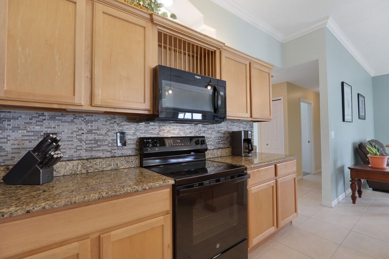6478 NW Volucia Drive, Port Saint Lucie, FL 34986 Photo
