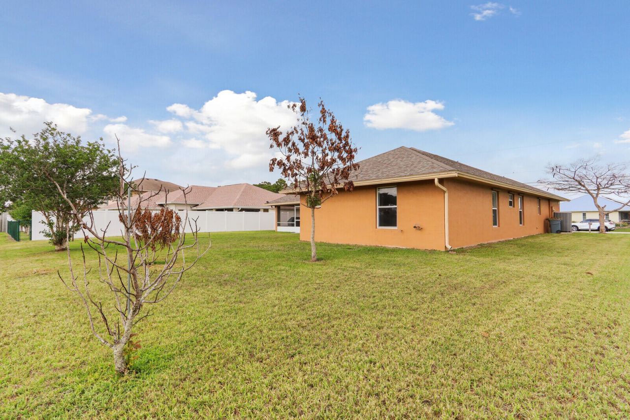 6478 NW Volucia Drive, Port Saint Lucie, FL 34986 Photo