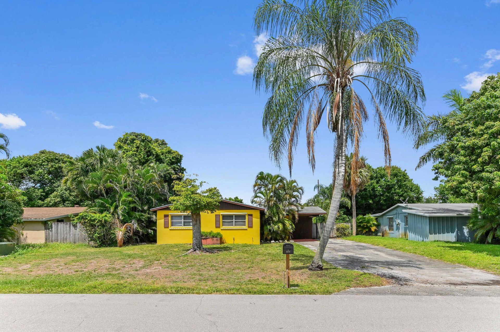 877 Sarazen Drive, Lake Belvedere Estates, FL 33413 Photo