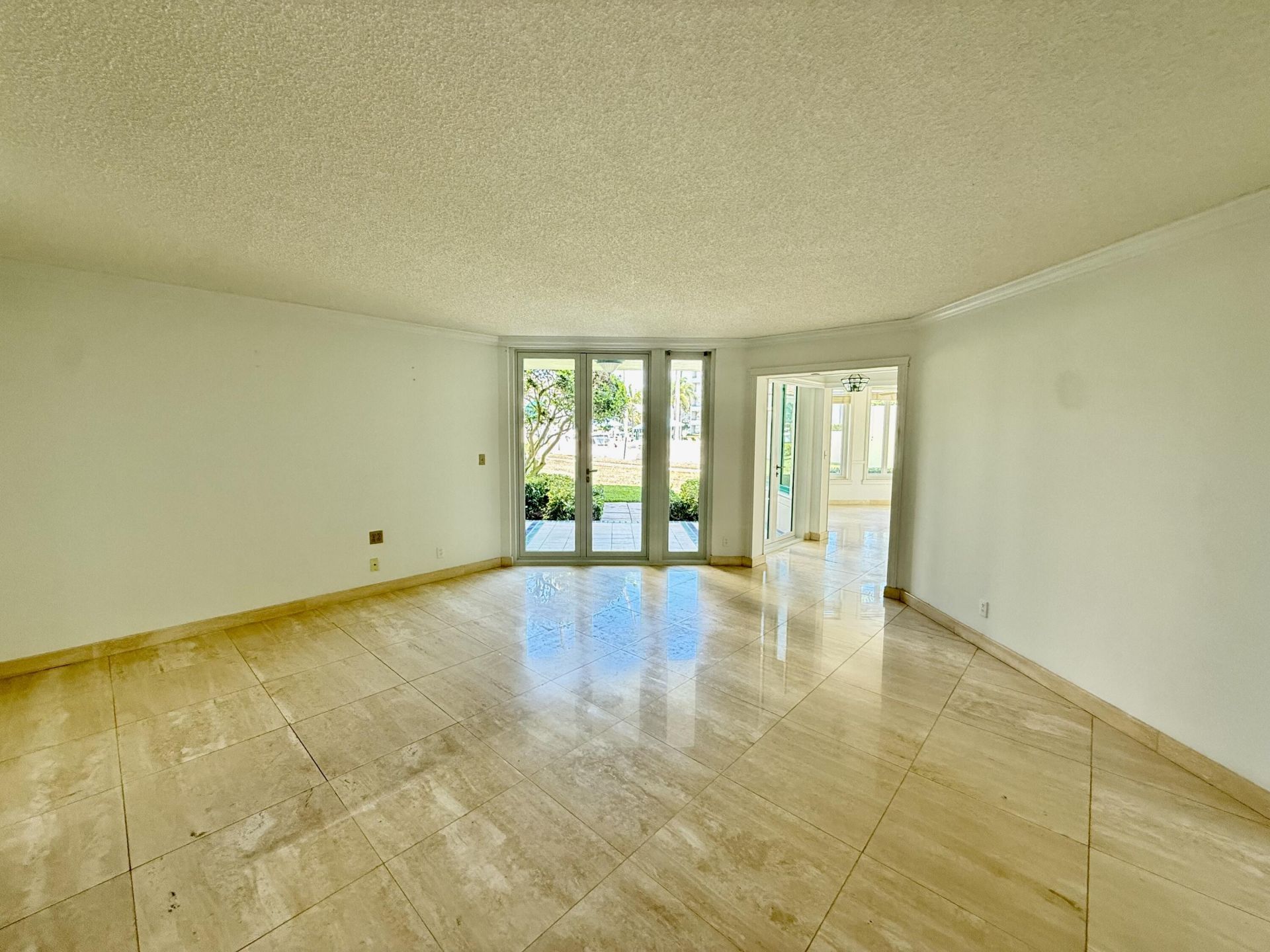 100 SE 5th Avenue, Unit 107, Boca Raton, FL 33432 Photo