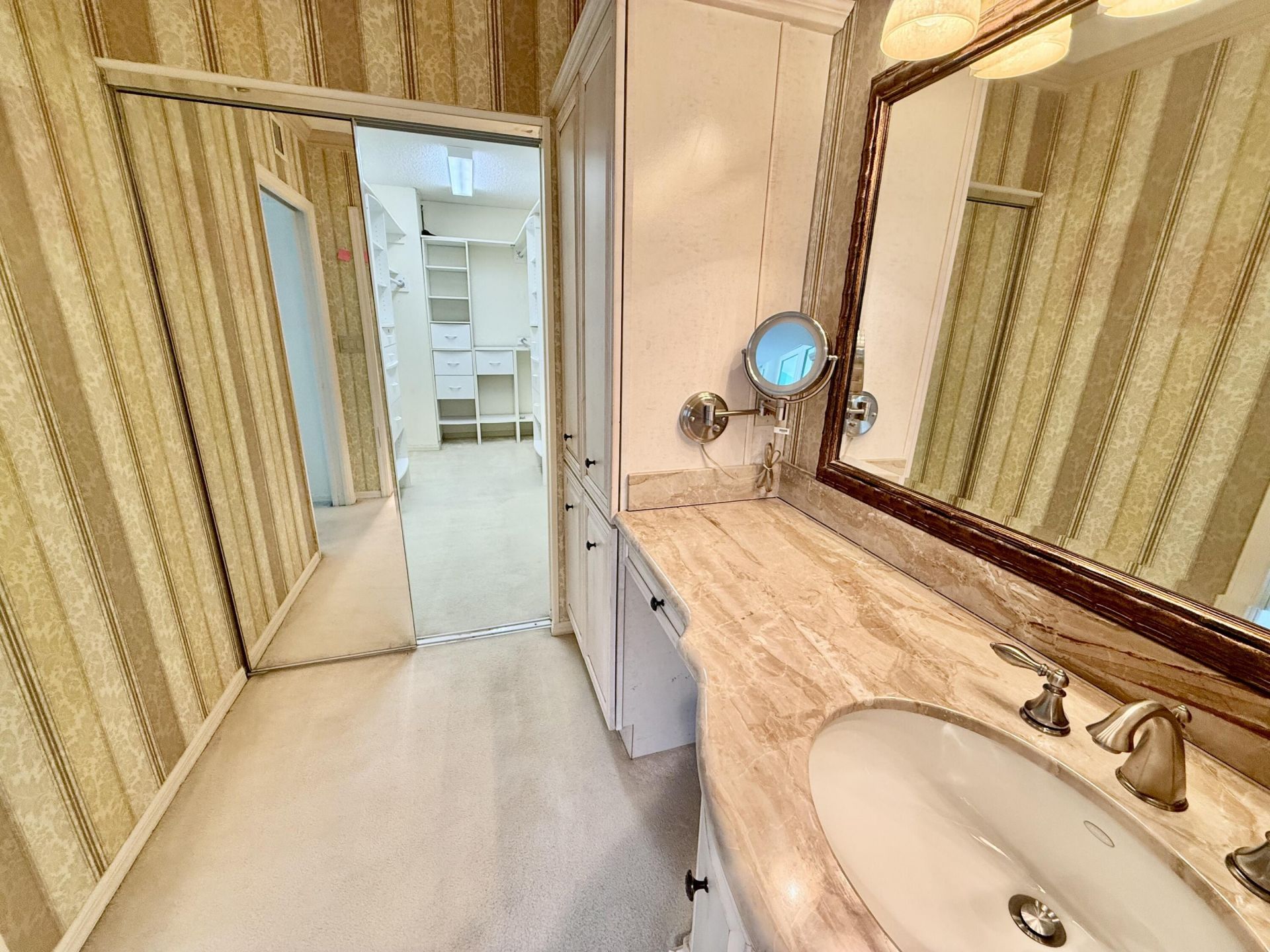 100 SE 5th Avenue, Unit 107, Boca Raton, FL 33432 Photo