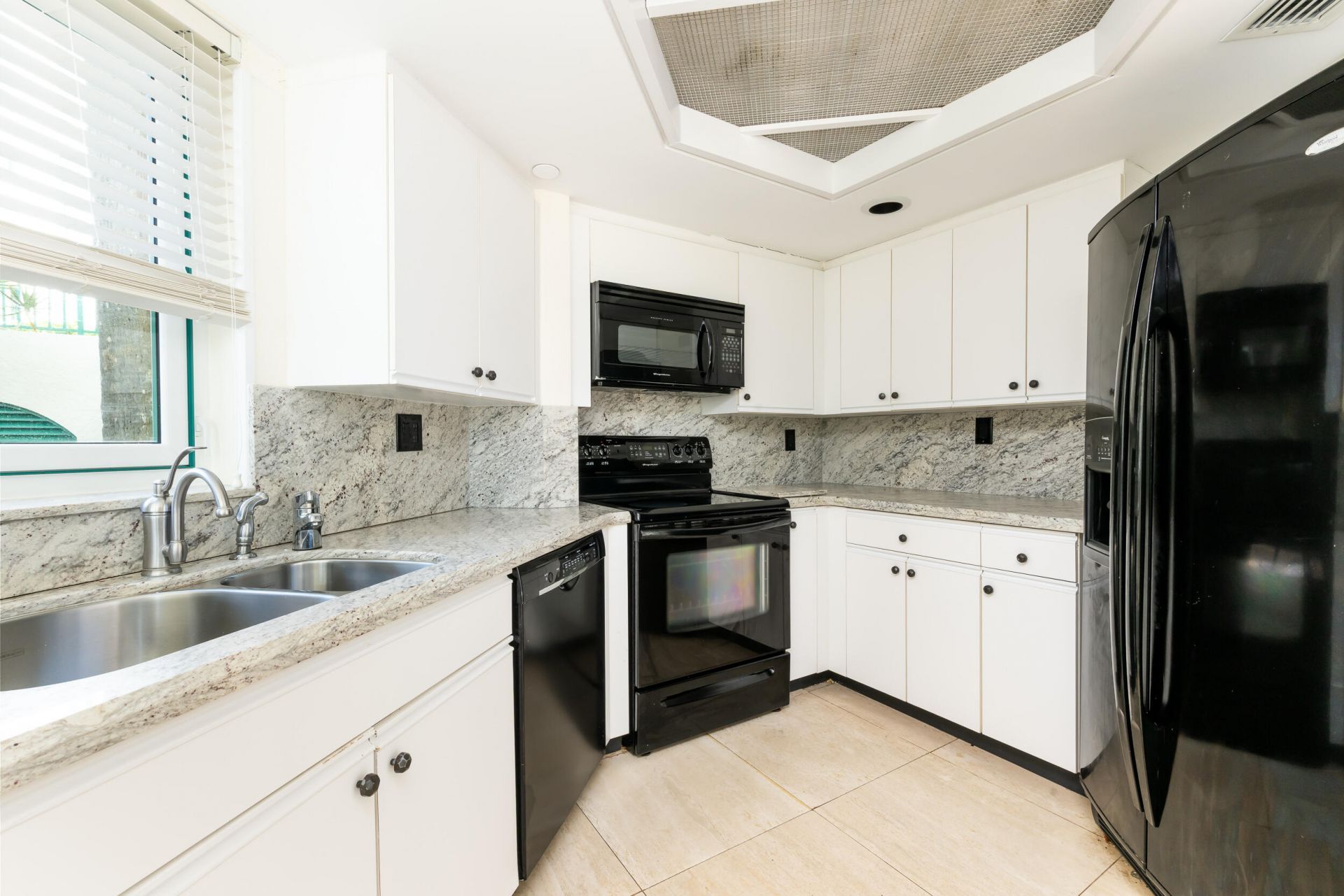100 SE 5th Avenue, Unit 107, Boca Raton, FL 33432 Photo