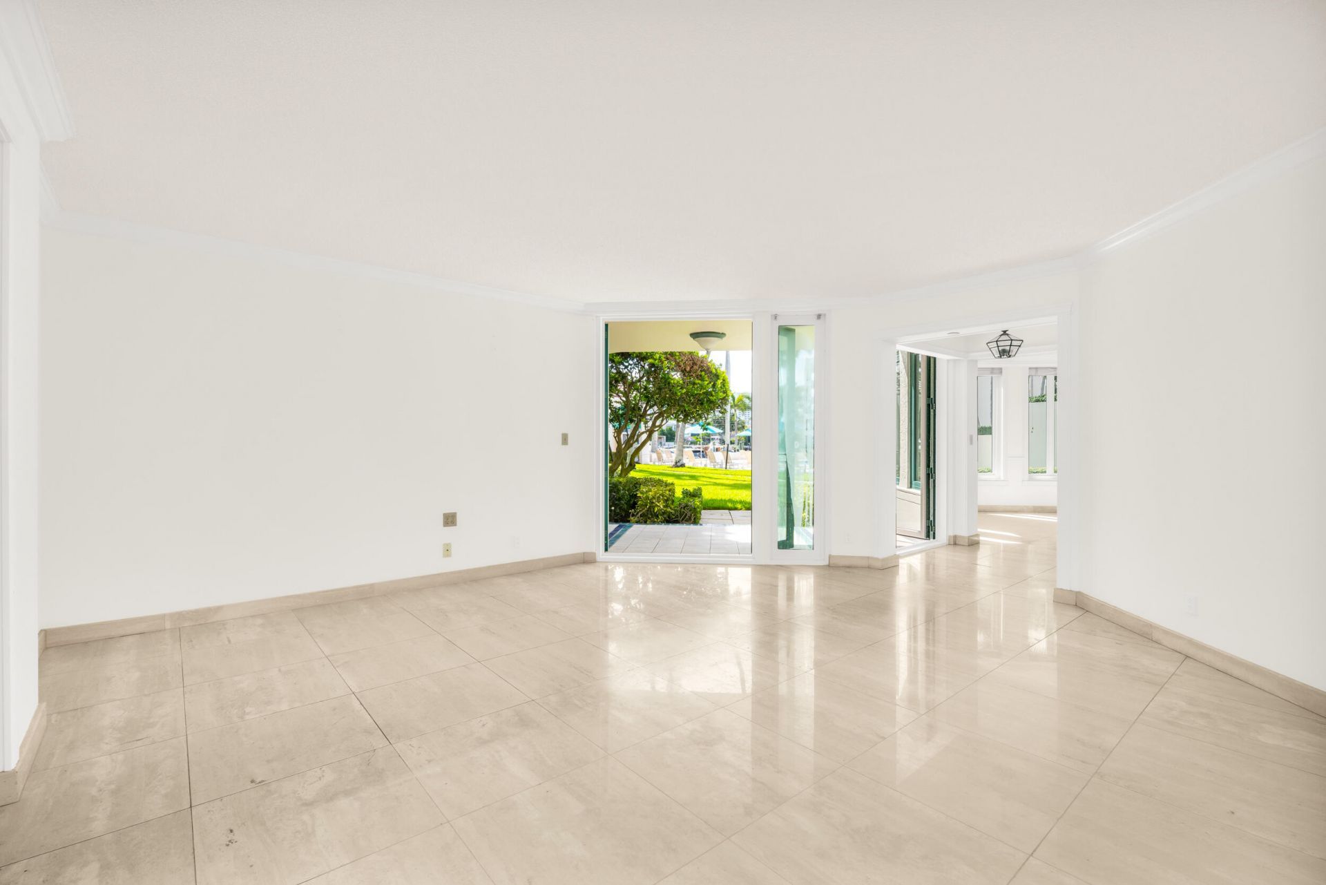 100 SE 5th Avenue, Unit 107, Boca Raton, FL 33432 Photo