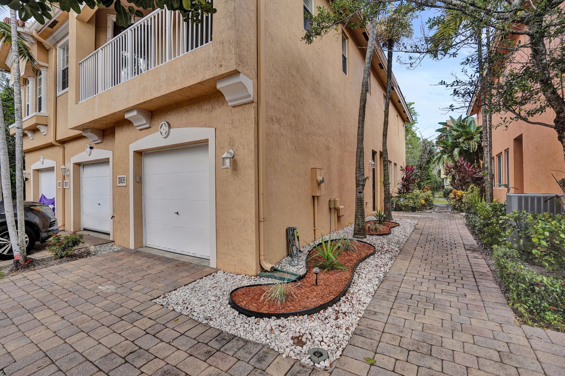 1825 Sonrisa Street, Unit 1825, Riviera Beach, FL 33404 Photo