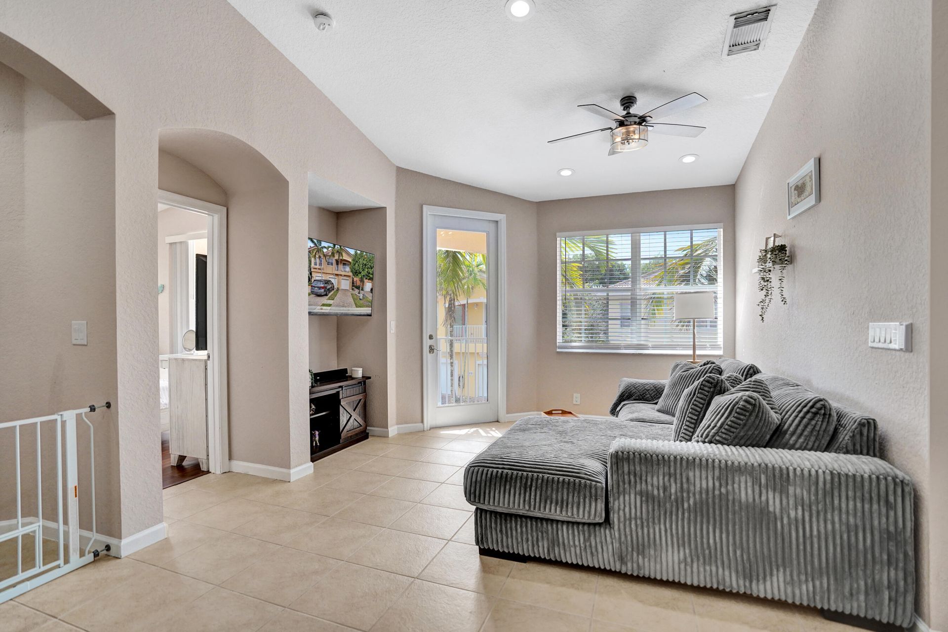 1825 Sonrisa Street, Unit 1825, Riviera Beach, FL 33404 Photo