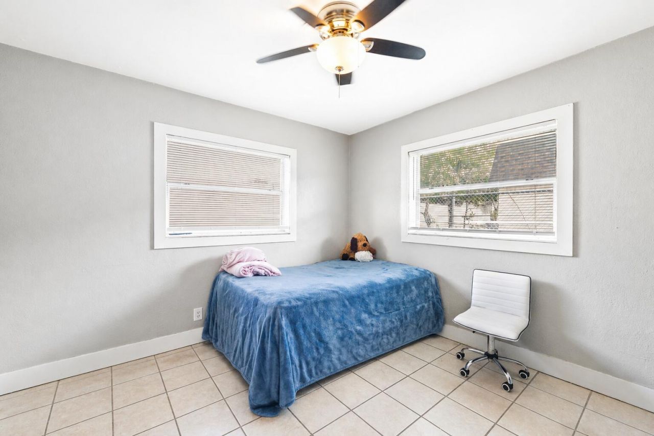 3910 NW 30th Terrace, Lauderdale Lakes, FL 00000 Photo