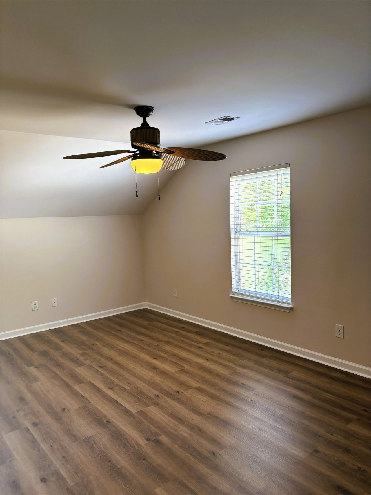 9050 Gatewick Ct. Photo 14