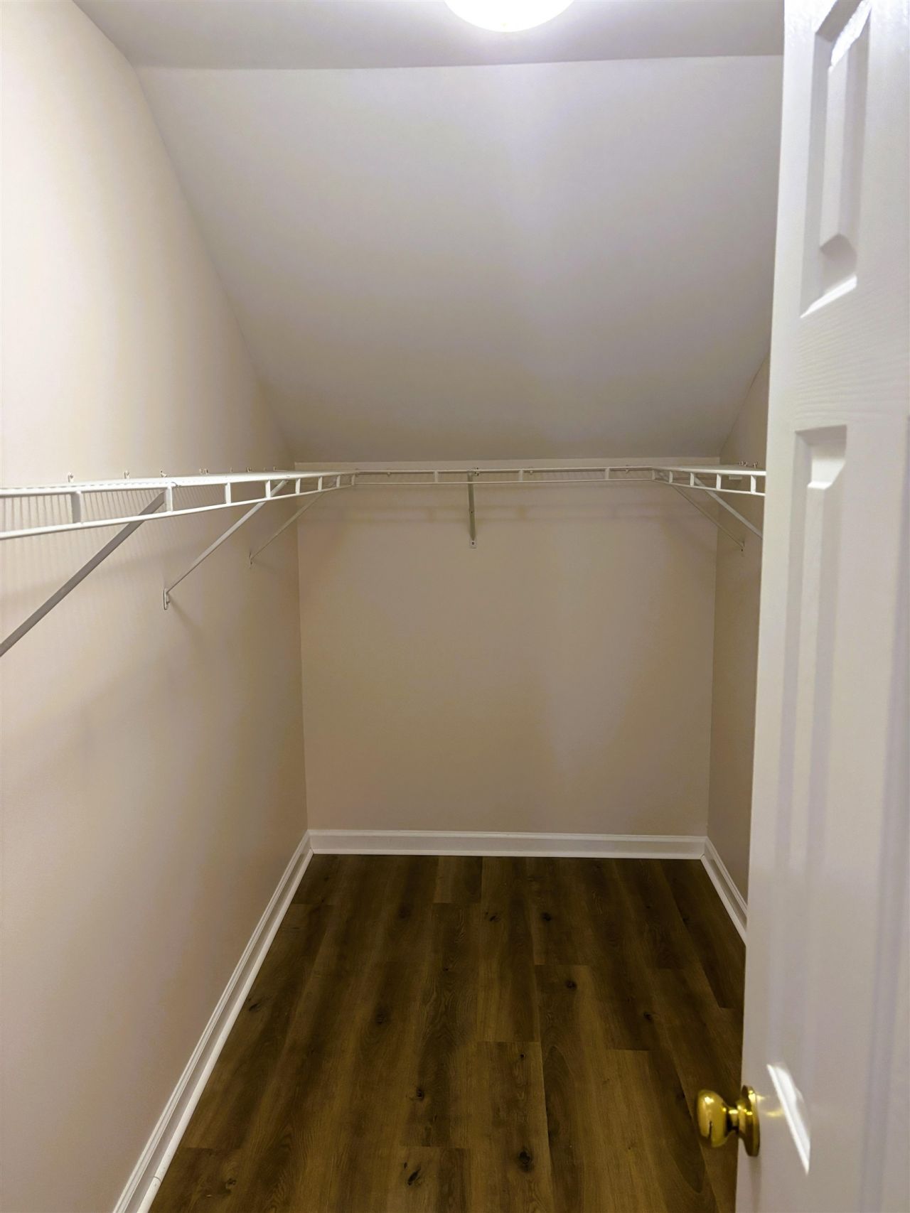 9050 Gatewick Ct. Photo 16